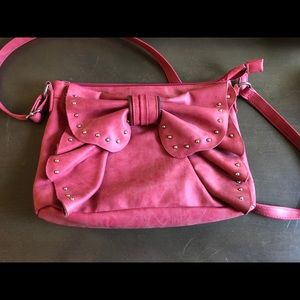 Cute bow shoulder handbag, studded.
